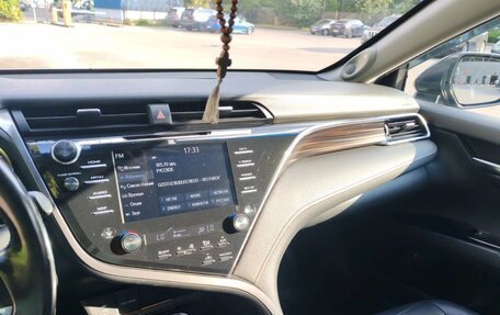 Toyota Camry, 2019 год, 2 800 000 рублей, 8 фотография