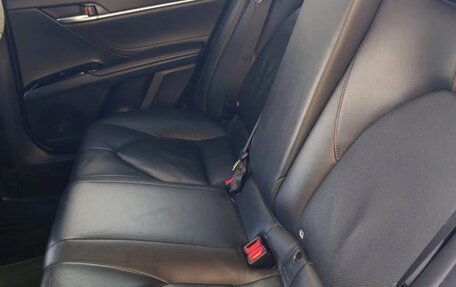 Toyota Camry, 2019 год, 2 800 000 рублей, 6 фотография
