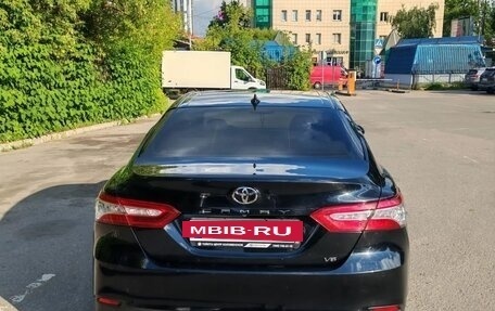 Toyota Camry, 2019 год, 2 800 000 рублей, 4 фотография