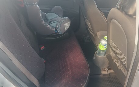 KIA Rio II, 2009 год, 400 000 рублей, 8 фотография