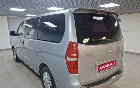 Hyundai Grand Starex Grand Starex I рестайлинг 2, 2018 год, 2 400 000 рублей, 7 фотография