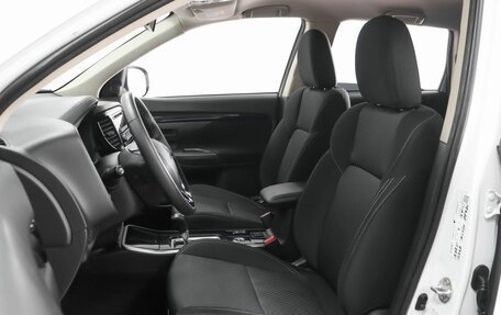 Mitsubishi Outlander III рестайлинг 3, 2019 год, 1 979 000 рублей, 8 фотография