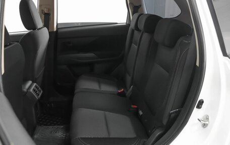 Mitsubishi Outlander III рестайлинг 3, 2019 год, 1 979 000 рублей, 9 фотография