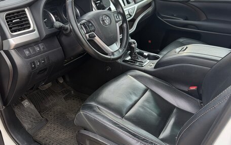Toyota Highlander III, 2019 год, 3 500 000 рублей, 7 фотография