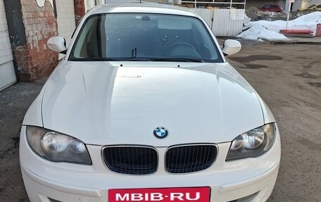 BMW 1 серия, 2011 год, 1 000 000 рублей, 3 фотография
