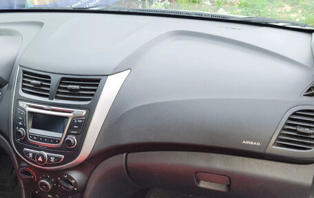 Hyundai Solaris II рестайлинг, 2015 год, 780 000 рублей, 10 фотография