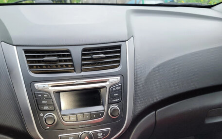 Hyundai Solaris II рестайлинг, 2015 год, 780 000 рублей, 15 фотография