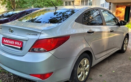 Hyundai Solaris II рестайлинг, 2015 год, 780 000 рублей, 3 фотография