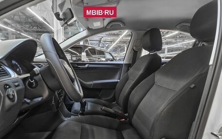 Skoda Rapid I, 2017 год, 640 000 рублей, 7 фотография