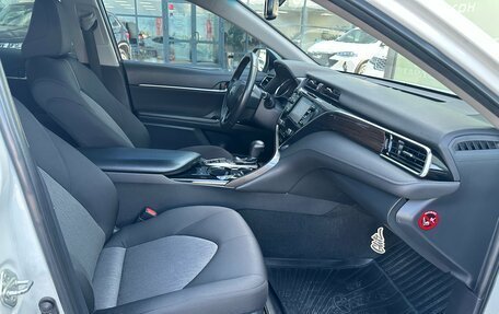 Toyota Camry, 2018 год, 2 450 000 рублей, 7 фотография