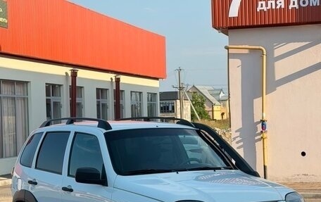 Chevrolet Niva I рестайлинг, 2016 год, 880 000 рублей, 1 фотография