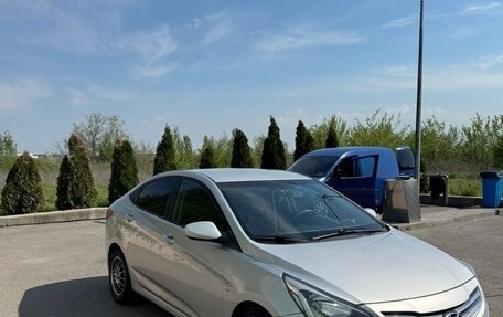 Hyundai Solaris II рестайлинг, 2016 год, 850 000 рублей, 3 фотография