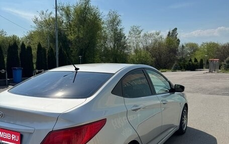 Hyundai Solaris II рестайлинг, 2016 год, 850 000 рублей, 5 фотография