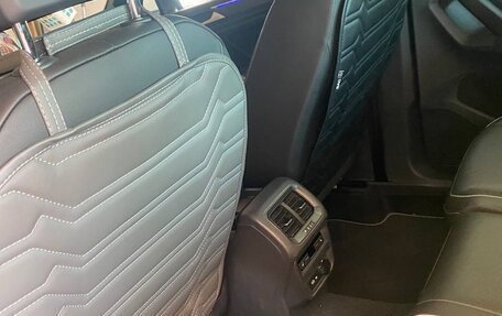 Volkswagen Tiguan II, 2021 год, 4 700 000 рублей, 12 фотография