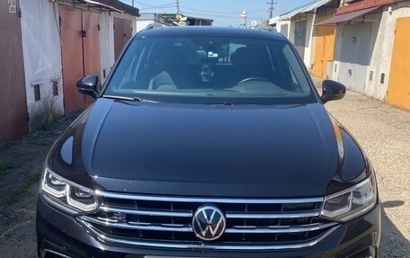 Volkswagen Tiguan II, 2021 год, 4 700 000 рублей, 2 фотография