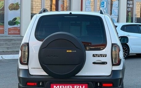 Chevrolet Niva I рестайлинг, 2016 год, 880 000 рублей, 5 фотография