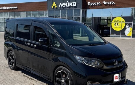 Honda Stepwgn IV, 2017 год, 2 050 000 рублей, 2 фотография