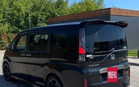 Honda Stepwgn IV, 2017 год, 2 050 000 рублей, 4 фотография
