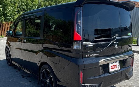 Honda Stepwgn IV, 2017 год, 2 050 000 рублей, 11 фотография