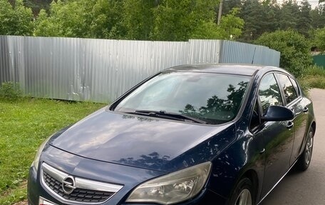 Opel Astra J, 2010 год, 440 000 рублей, 2 фотография
