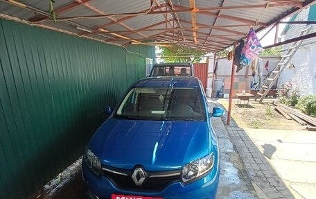 Renault Logan II, 2014 год, 900 000 рублей, 1 фотография