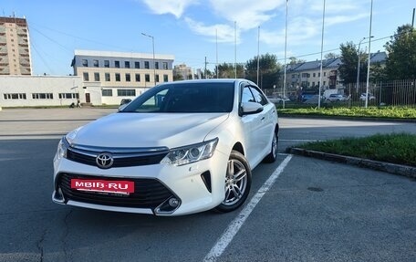 Toyota Camry, 2016 год, 2 350 000 рублей, 3 фотография