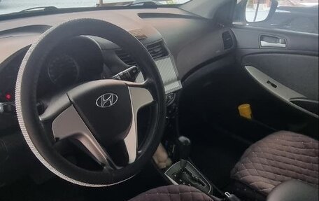 Hyundai Solaris II рестайлинг, 2011 год, 720 000 рублей, 3 фотография