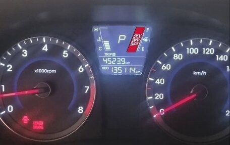 Hyundai Solaris II рестайлинг, 2011 год, 720 000 рублей, 4 фотография