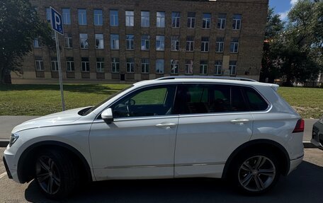 Volkswagen Tiguan II, 2019 год, 3 600 000 рублей, 4 фотография