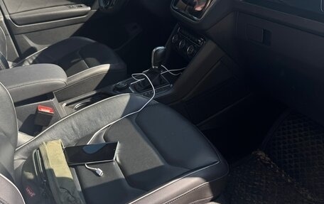 Volkswagen Tiguan II, 2019 год, 3 600 000 рублей, 12 фотография