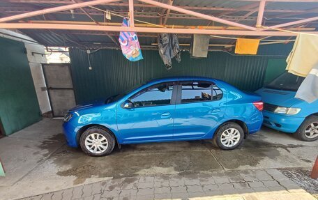 Renault Logan II, 2014 год, 900 000 рублей, 2 фотография