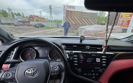 Toyota Camry, 2019 год, 2 500 000 рублей, 8 фотография