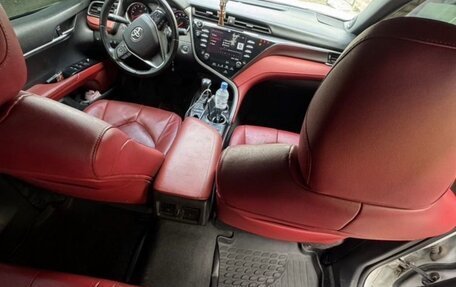 Toyota Camry, 2019 год, 2 500 000 рублей, 6 фотография