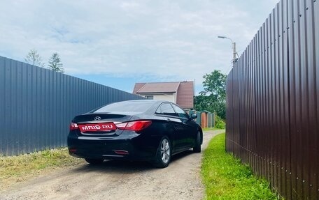 Hyundai Sonata VI, 2011 год, 899 999 рублей, 3 фотография