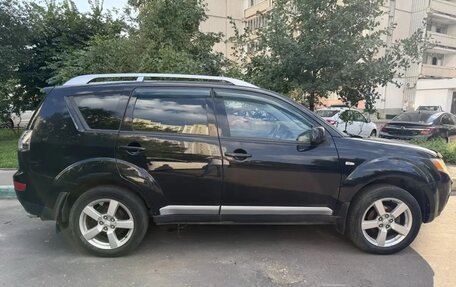 Mitsubishi Outlander III рестайлинг 3, 2007 год, 900 000 рублей, 2 фотография