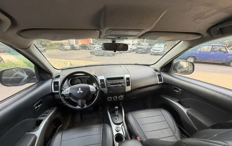 Mitsubishi Outlander III рестайлинг 3, 2007 год, 900 000 рублей, 10 фотография