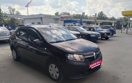 Renault Logan II, 2017 год, 500 000 рублей, 3 фотография