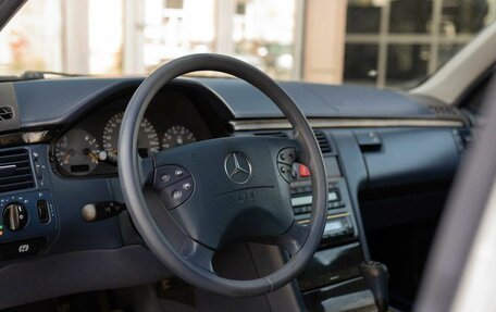 Mercedes-Benz E-Класс, 1999 год, 500 000 рублей, 11 фотография