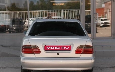 Mercedes-Benz E-Класс, 1999 год, 500 000 рублей, 6 фотография