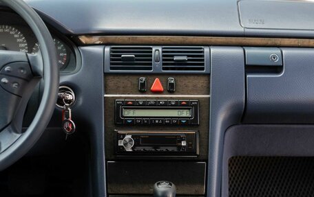 Mercedes-Benz E-Класс, 1999 год, 500 000 рублей, 14 фотография