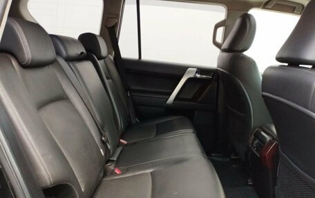 Toyota Land Cruiser Prado 150 рестайлинг 2, 2016 год, 4 000 000 рублей, 11 фотография
