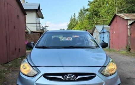 Hyundai Solaris II рестайлинг, 2013 год, 465 000 рублей, 1 фотография