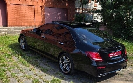 Mercedes-Benz E-Класс, 2018 год, 2 550 000 рублей, 1 фотография