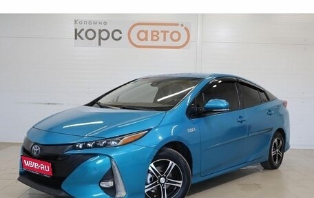 Toyota Prius IV XW50, 2017 год, 1 937 900 рублей, 1 фотография