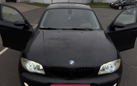 BMW 1 серия, 2006 год, 600 000 рублей, 2 фотография