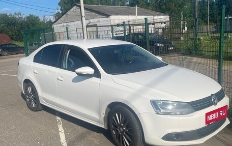 Volkswagen Jetta VI, 2012 год, 900 000 рублей, 10 фотография