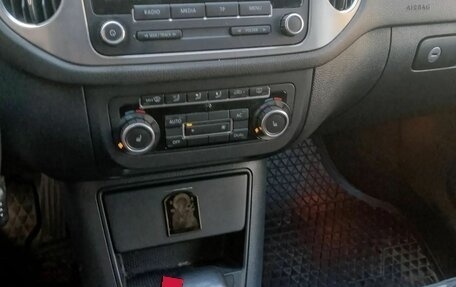 Volkswagen Tiguan I, 2010 год, 1 050 000 рублей, 14 фотография