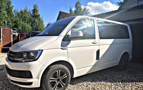 Volkswagen Caravelle T6 рестайлинг, 2019 год, 2 900 000 рублей, 2 фотография