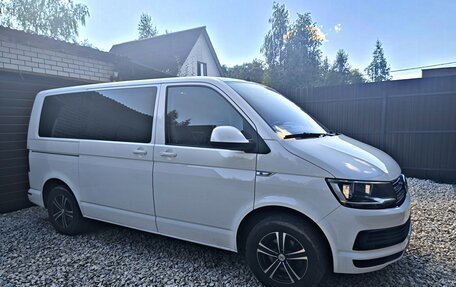 Volkswagen Caravelle T6 рестайлинг, 2019 год, 2 900 000 рублей, 3 фотография