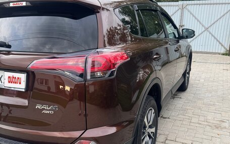Toyota RAV4, 2017 год, 2 400 000 рублей, 4 фотография